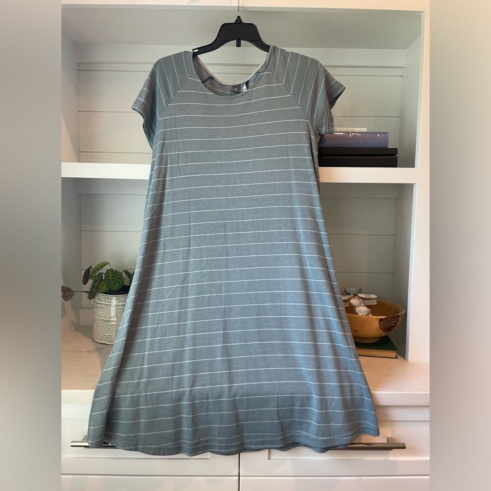 Free Fly performance dress size medium